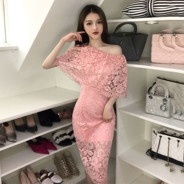 Női csipke ruha csónakos nyakkivágással