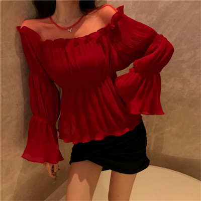 Moderni moteriška palaidinė su ovalia iškirpte ir tiuliu