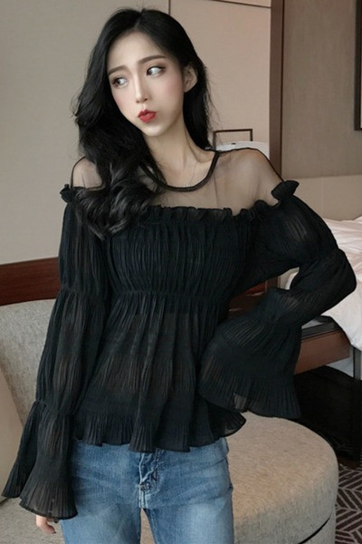 Moderni moteriška palaidinė su ovalia iškirpte ir tiuliu