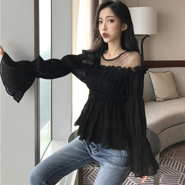 Moderni moteriška palaidinė su ovalia iškirpte ir tiuliu