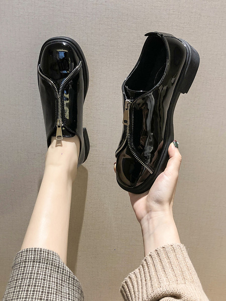 Laisvalaikio moteriški juodi batai su lakuota oda ir užtrauktuku