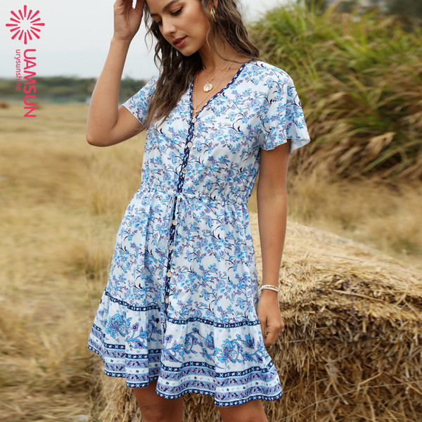Ежедневна дамска къса рокля с флорален десен и къс ръкав 