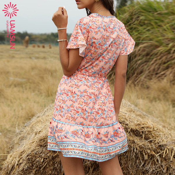 Ежедневна дамска къса рокля с флорален десен и къс ръкав 