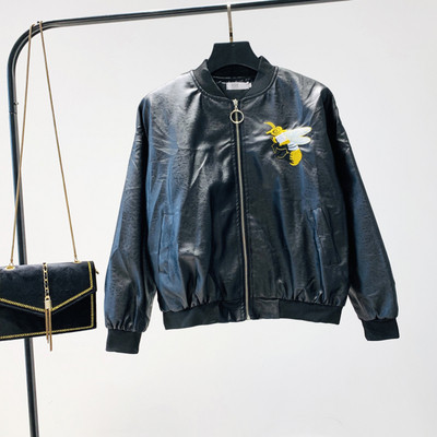 Нов модел дамско яке с бродерия и цип