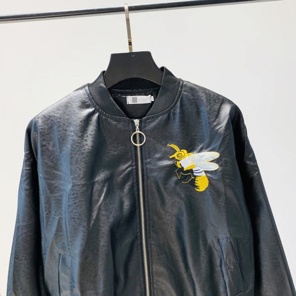 Нов модел дамско яке с бродерия и цип