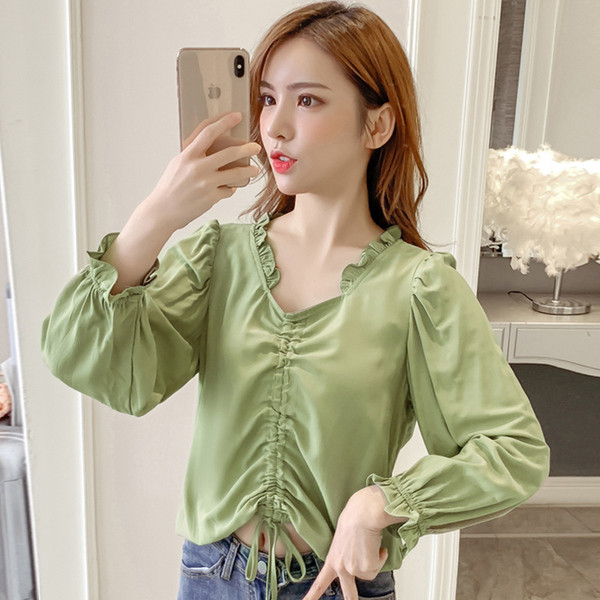 Дамска ежедневна блуза с връзки и шпиц деколте