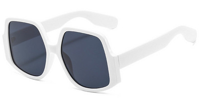 Нов модел слънчеви очила с квадратна форма