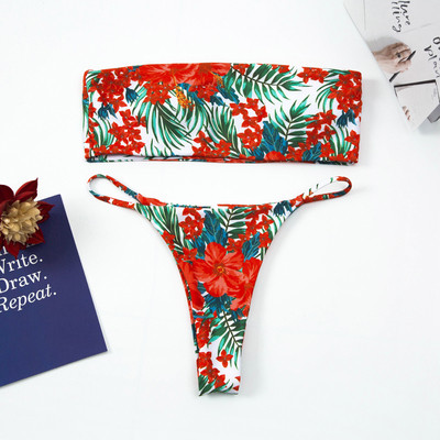 Модерен бански костюм с горнище тип лента и флорален десен