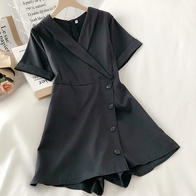 Модерен дамски гащеризон с шпиц деколте и копчета