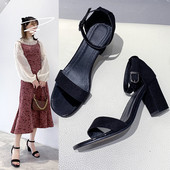 Дамски модерни сандали от еко велур с квадратен ток