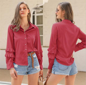 Модерна  дамска  риза с класическа яка и дълъг ръкав