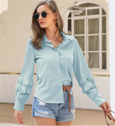 Модерна  дамска  риза с класическа яка и дълъг ръкав