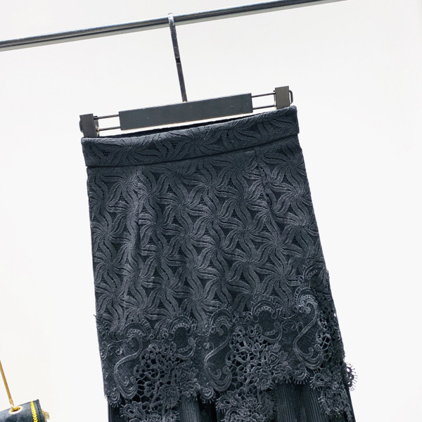 Модерна дамска пола с бродерия в черен цвят