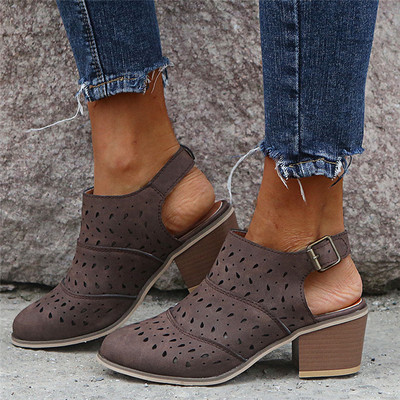 Ежедневни  дамски обувки с катарама и дебел ток