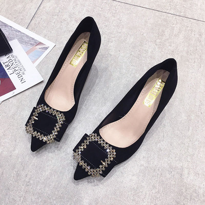 Дамски велурени обувки с метална катарама