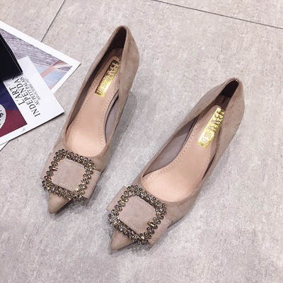 Дамски велурени обувки с метална катарама