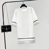 Модерна дамска къса рокля с овално деколте и къс ръкав