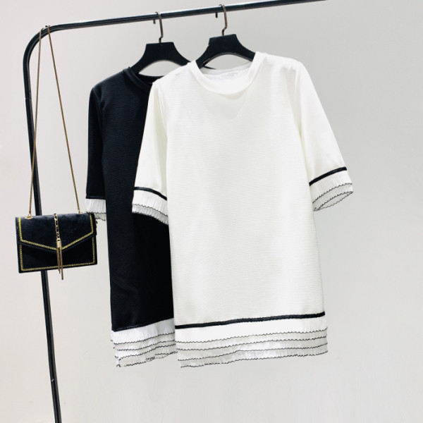 Модерна дамска къса рокля с овално деколте и къс ръкав