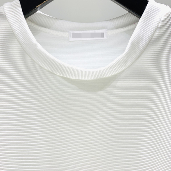 Модерна дамска къса рокля с овално деколте и къс ръкав