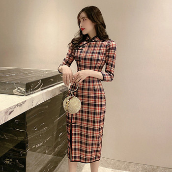 Карирана дамска рокля ретро стил с дълъг ръкав