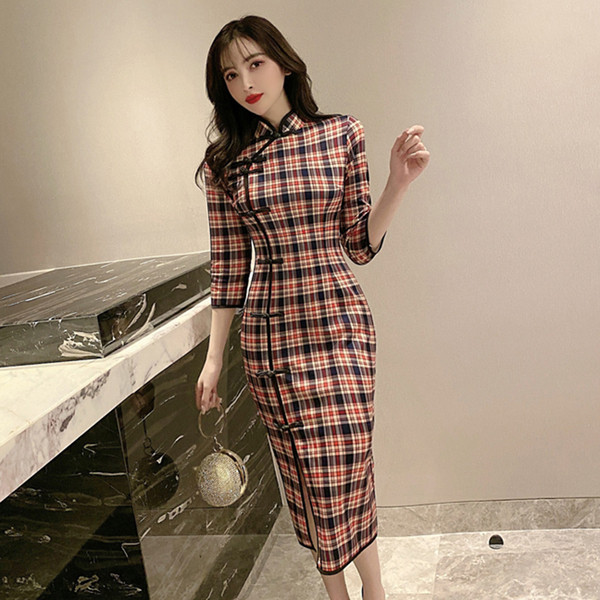 Карирана дамска рокля ретро стил с дълъг ръкав