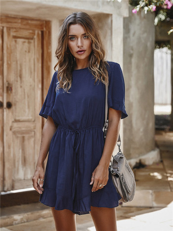 Ежедневна дамска къса рокля с къс широк ръкав и овално деколте 