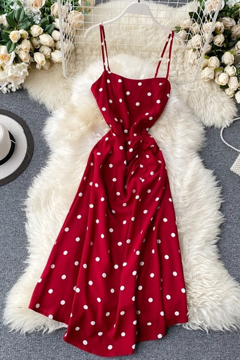 Ежедневна дамска рокля на точки и тънки презрамки