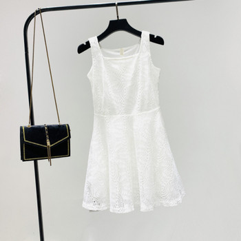 Разкроен модел дамска рокля с презрамки в бял цвят