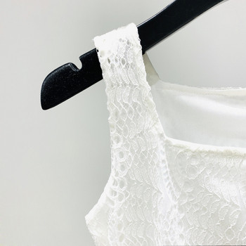 Разкроен модел дамска рокля с презрамки в бял цвят