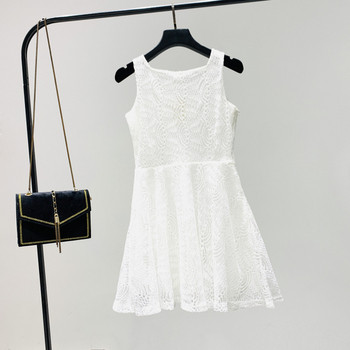 Разкроен модел дамска рокля с презрамки в бял цвят