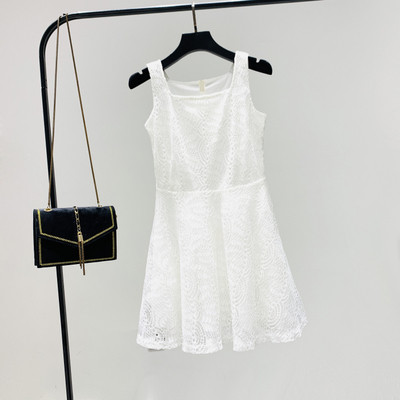 Разкроен модел дамска рокля с презрамки в бял цвят