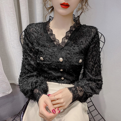 Дамска риза с копчета и шпиц деколте 