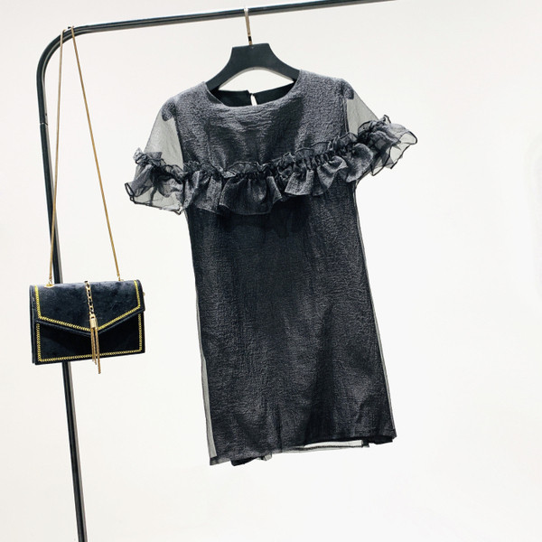 Нов модел къса дамска рокля с къс ръкав и овално деколте