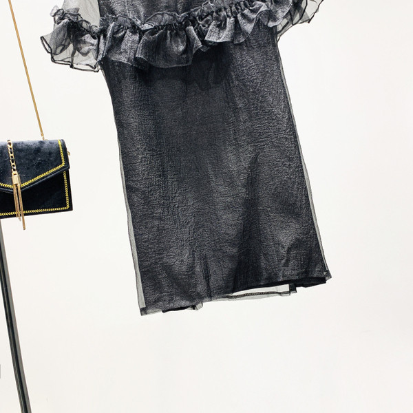 Нов модел къса дамска рокля с къс ръкав и овално деколте