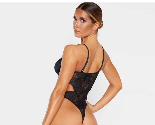 Прозрачно дамско боди с изрязани части и дантела