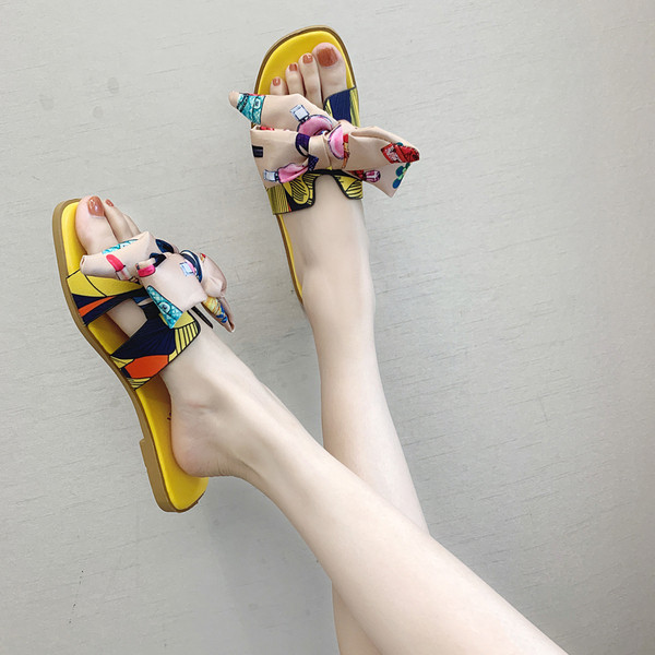 Ежедневни дамски чехли с цветна панделка и равна подметка