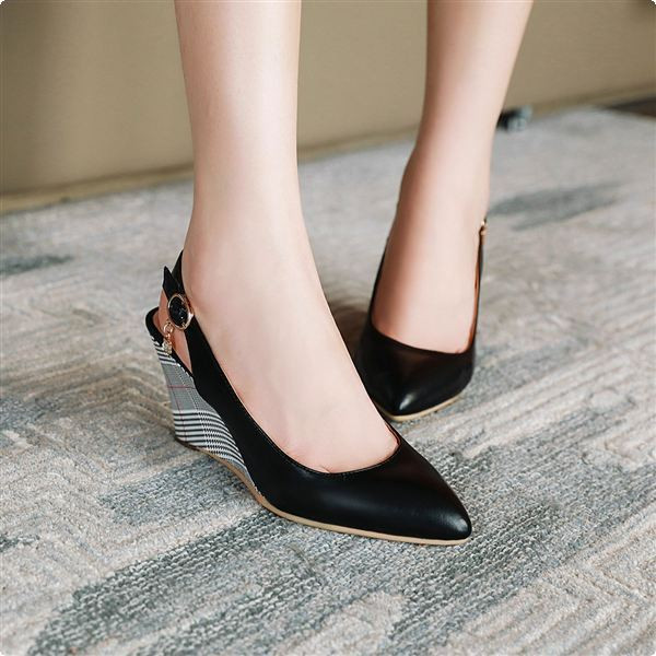 Дамски заострени сандали с платформа с кариран десен