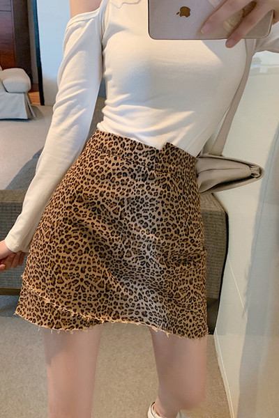 Къса дамска пола с висока талия и леопардов десен