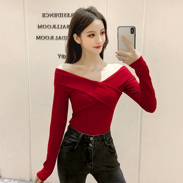 Дамска ежедневна блуза с голи  рамене и дълъг ръкав 