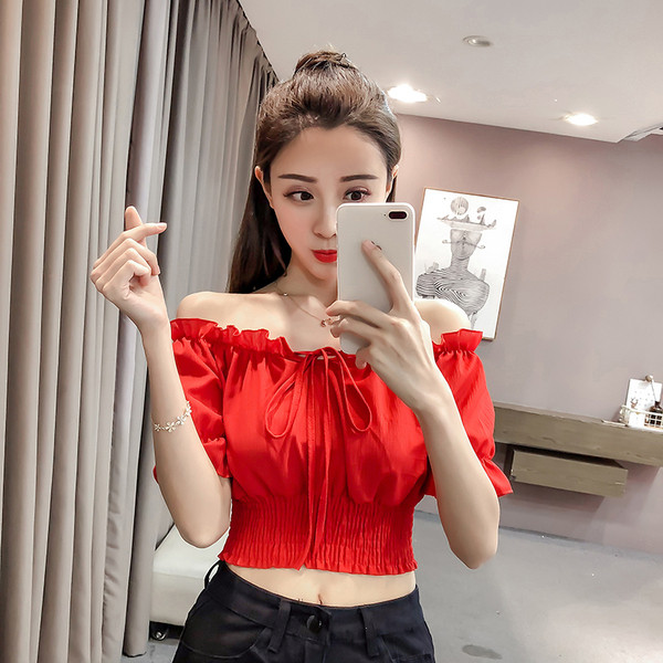 Къса дамска блуза с 3/4 ръкав и връзки 