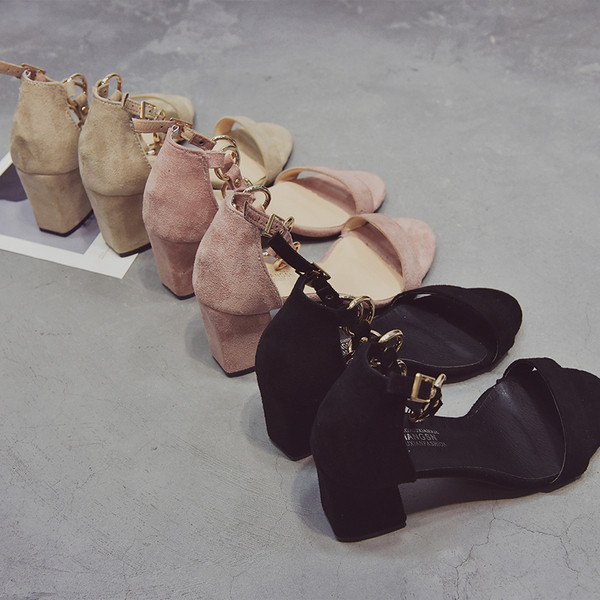 Стилни дамски сандали с дебел 7,5см ток и каишка