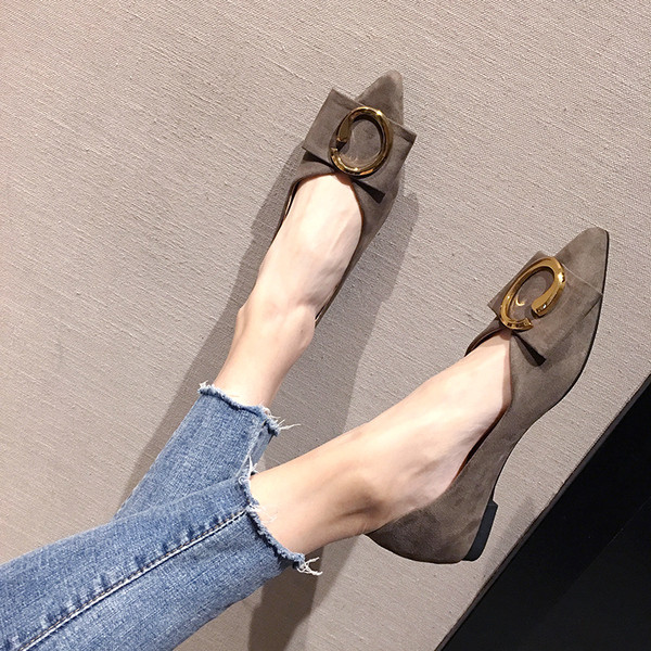 Pantofi moderni de dama din piele intoarsa cu talpa plate