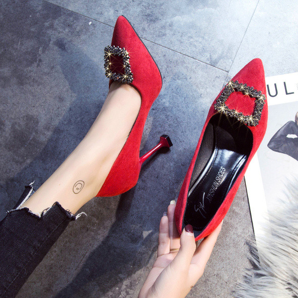 Pantofi eleganti de dama cu toc subtire si catarama metalica