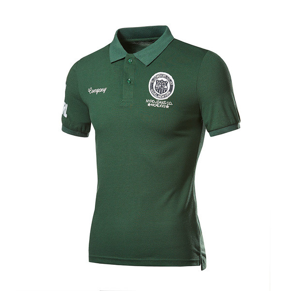 Tricou pentru bărbați cu guler clasic, emblemă și mâneci scurte