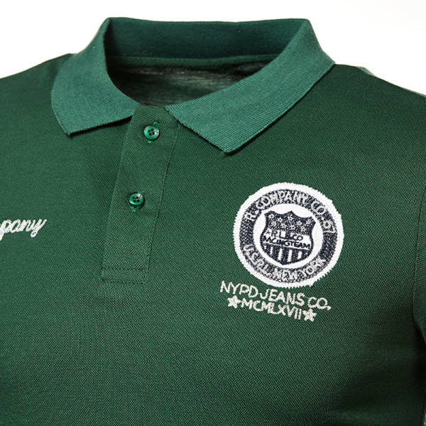 Tricou pentru bărbați cu guler clasic, emblemă și mâneci scurte