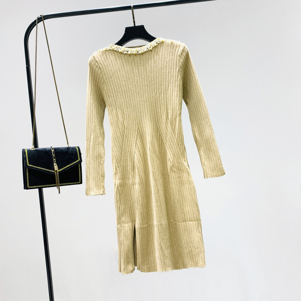 Rochie casual de dama cu decolteu rotund si maneci lungi