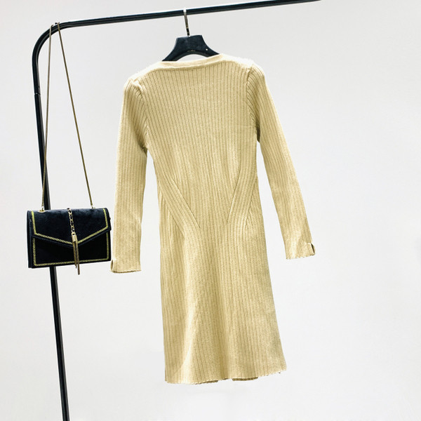 Rochie casual de dama cu decolteu rotund si maneci lungi