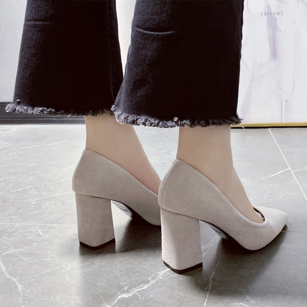 Pantofi dama din piele intoarsa cu toc gros model ascutit