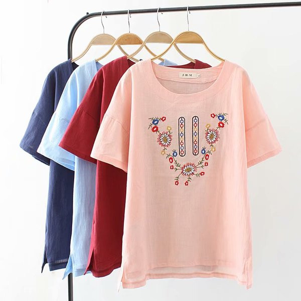 Tricou casual dama cu decolteu oval, broderii si maneci scurte