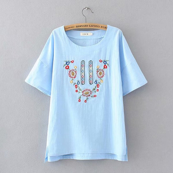 Tricou casual dama cu decolteu oval, broderii si maneci scurte